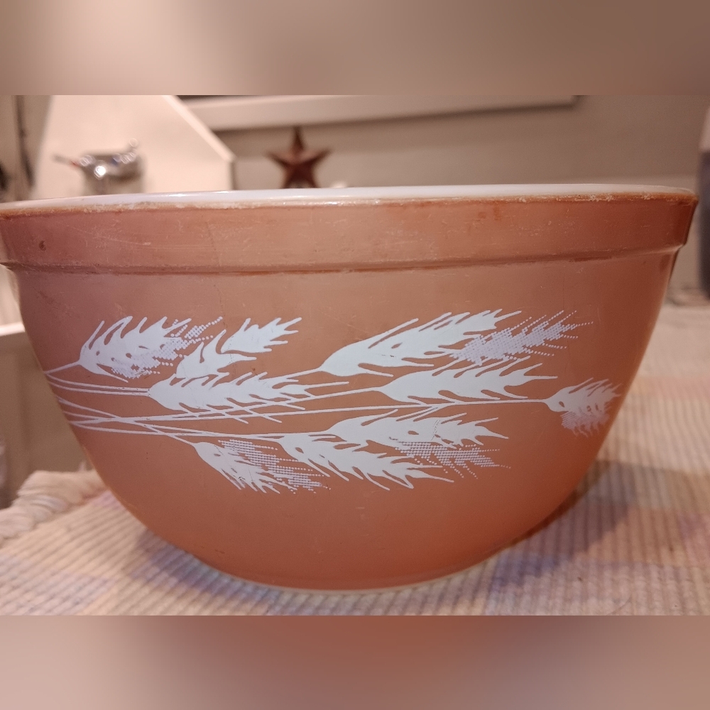 Vintage 1970s PYREX Autumn Harvest Wheat Mixing Bowl 402 Golden Orange Rust
